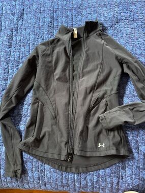 Under Armour Women's Black Full-Zip running layer